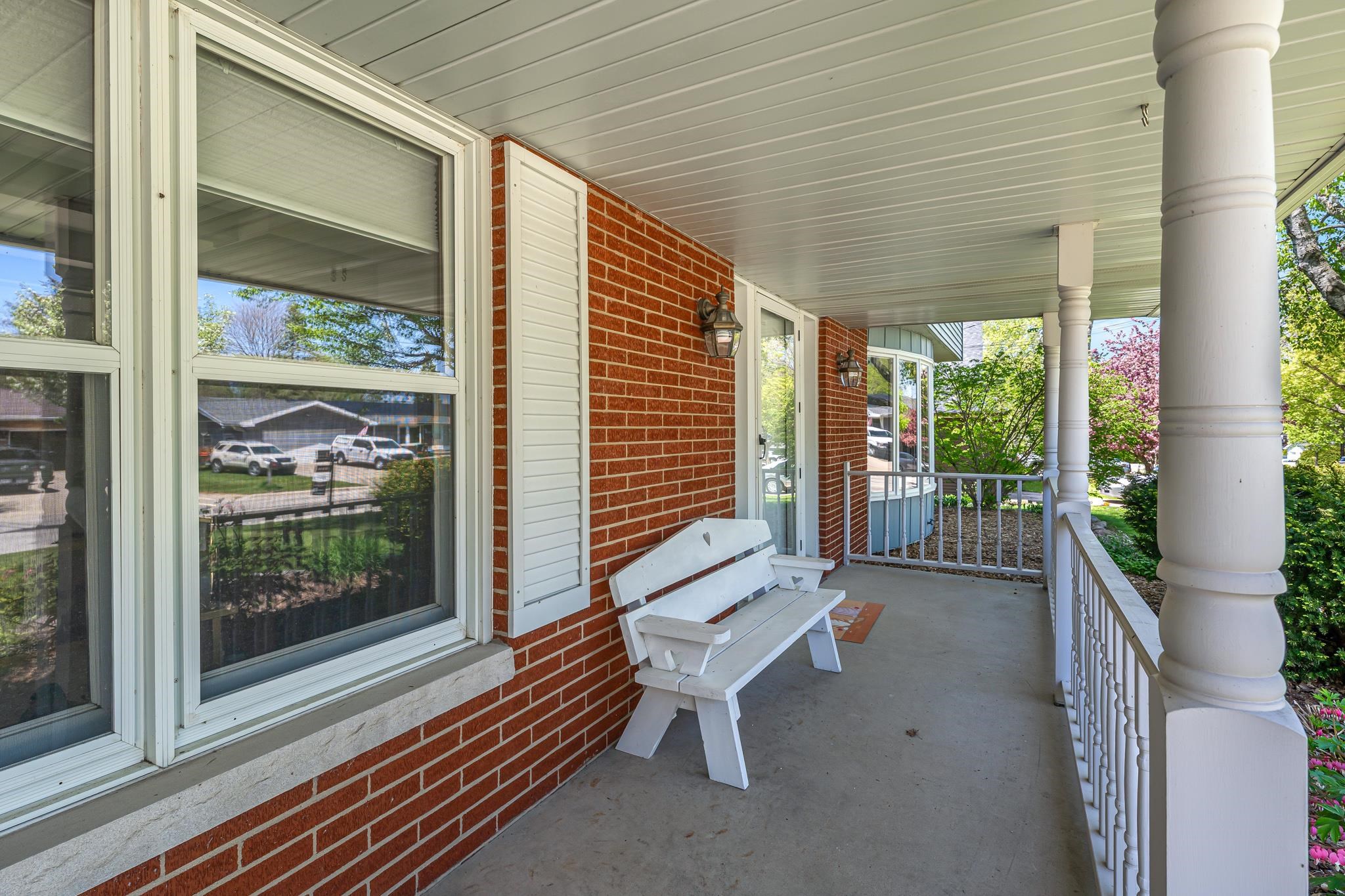 3258 Peterson Road Green Bay, WI 54311 - Photo 4 of 34