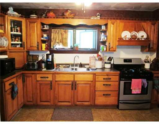 750 Delphene Road Holbrook, PA 15341 - Photo 3 of 15 Kitchen.