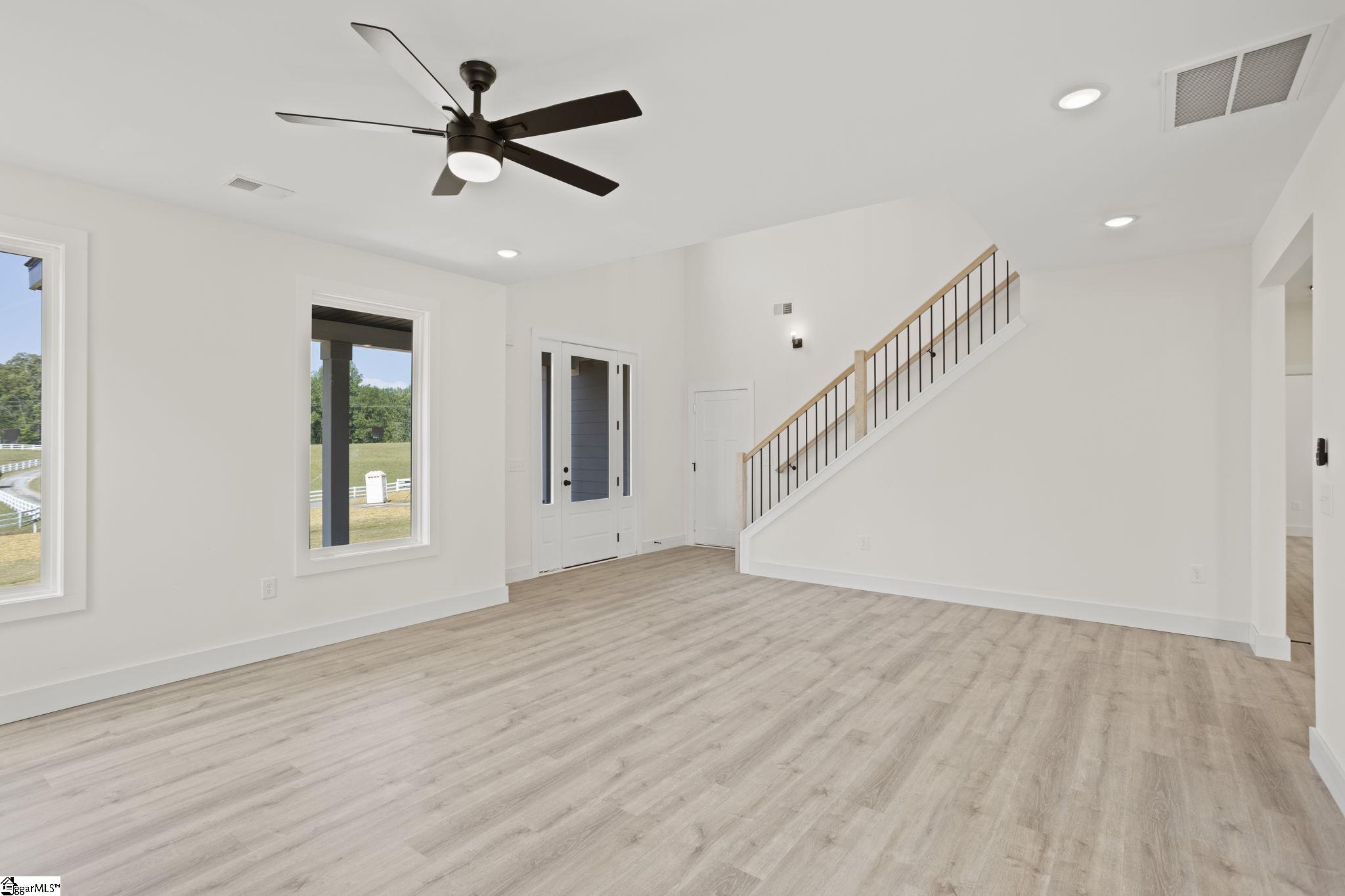 314 Shelton Road Travelers Rest, SC 29690 - Photo 4 of 31