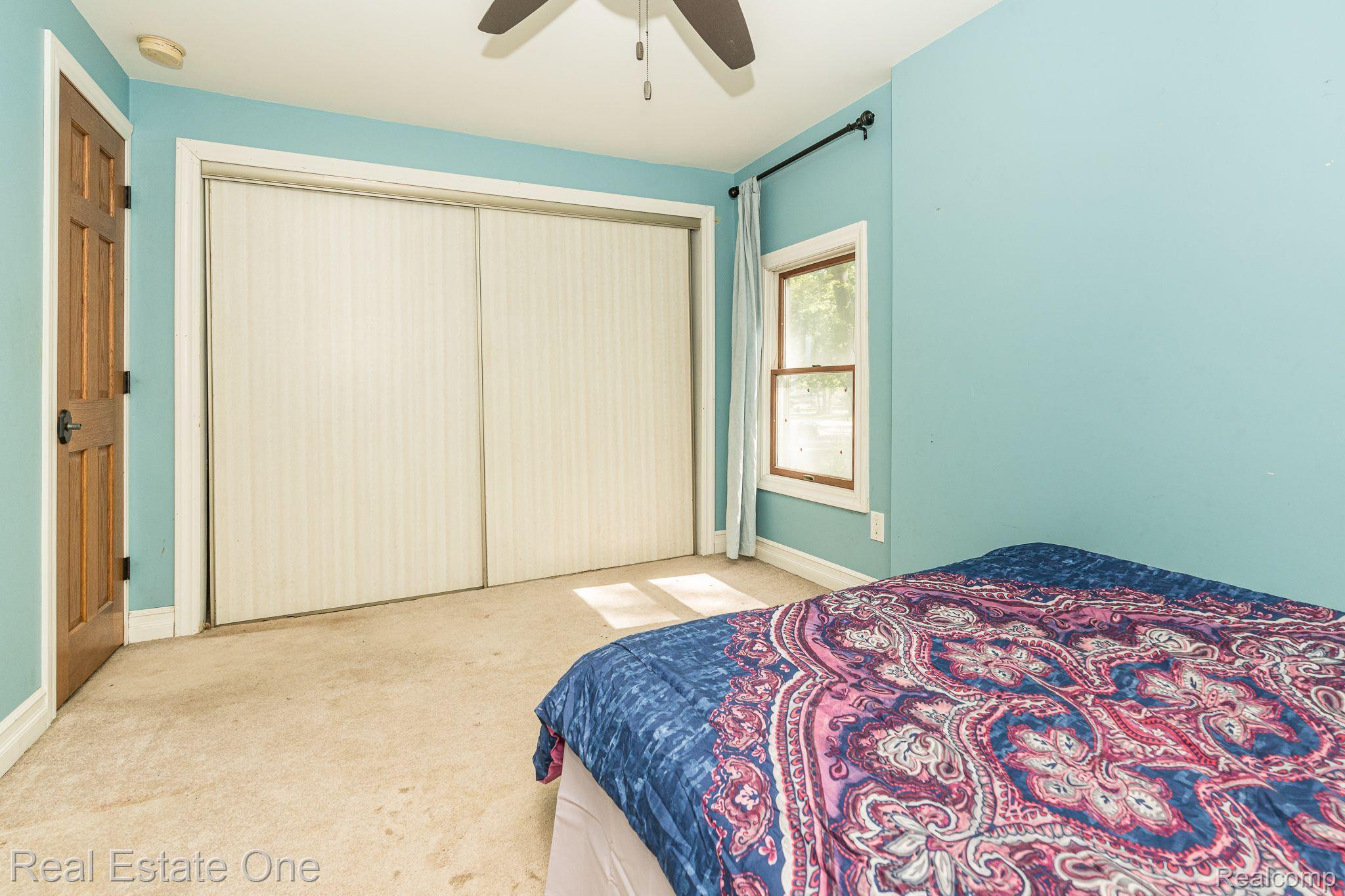 2466 Frankson Avenue Rochester, MI 48307 - Photo 34 of 48 Bedroom (Upstairs 1/2)