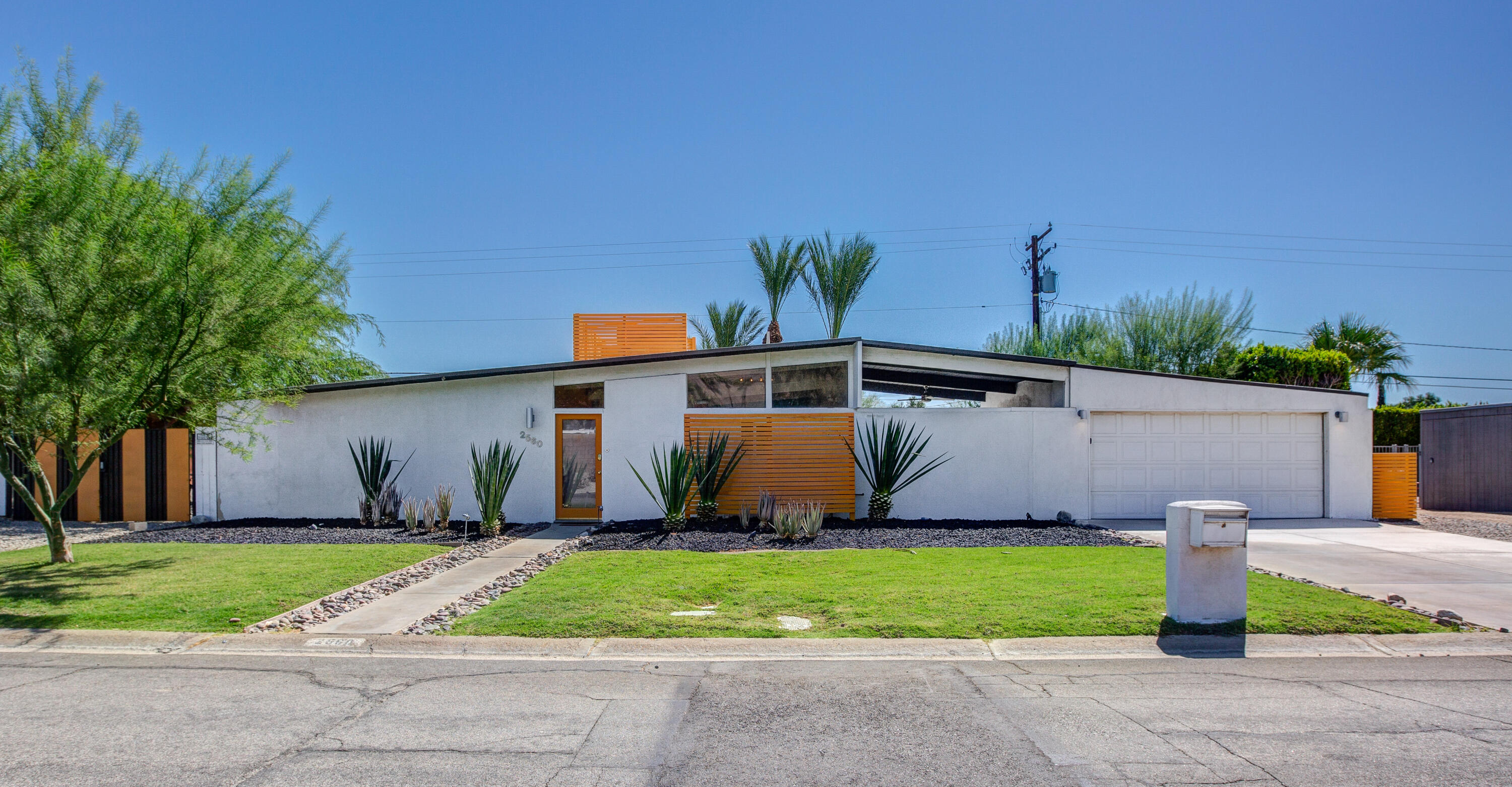 2560 North Starr Road Palm Springs, CA 92262 - Photo 4 of 36 1