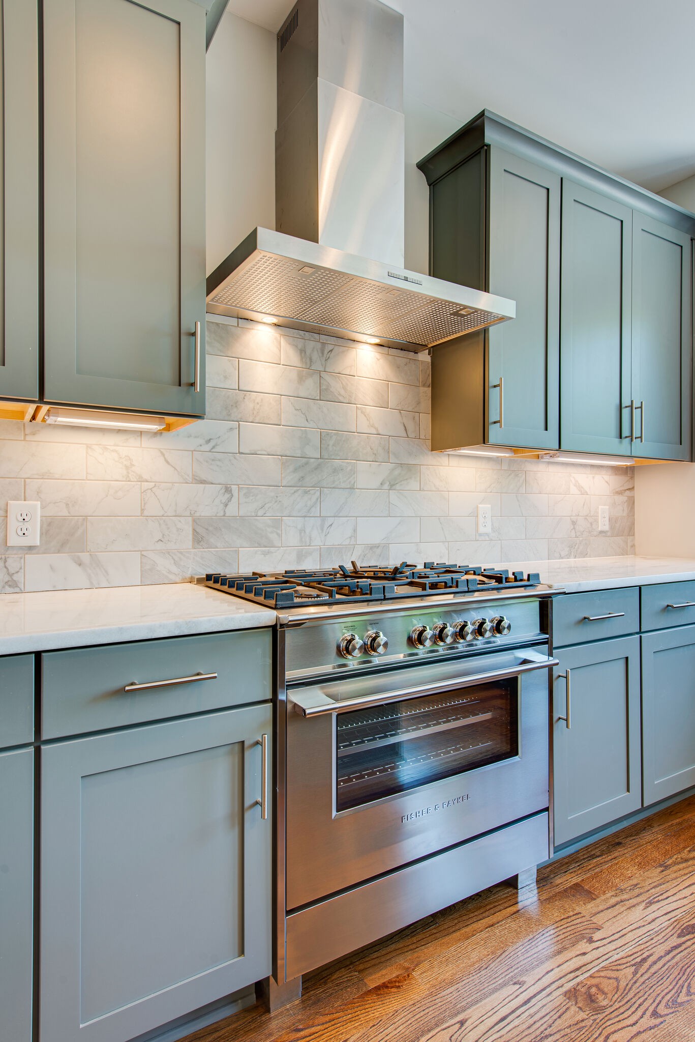 119 Demoss Road Nashville, TN 37209 - Photo 12 of 38 a kitchen with granite countertop a stove and a sink
