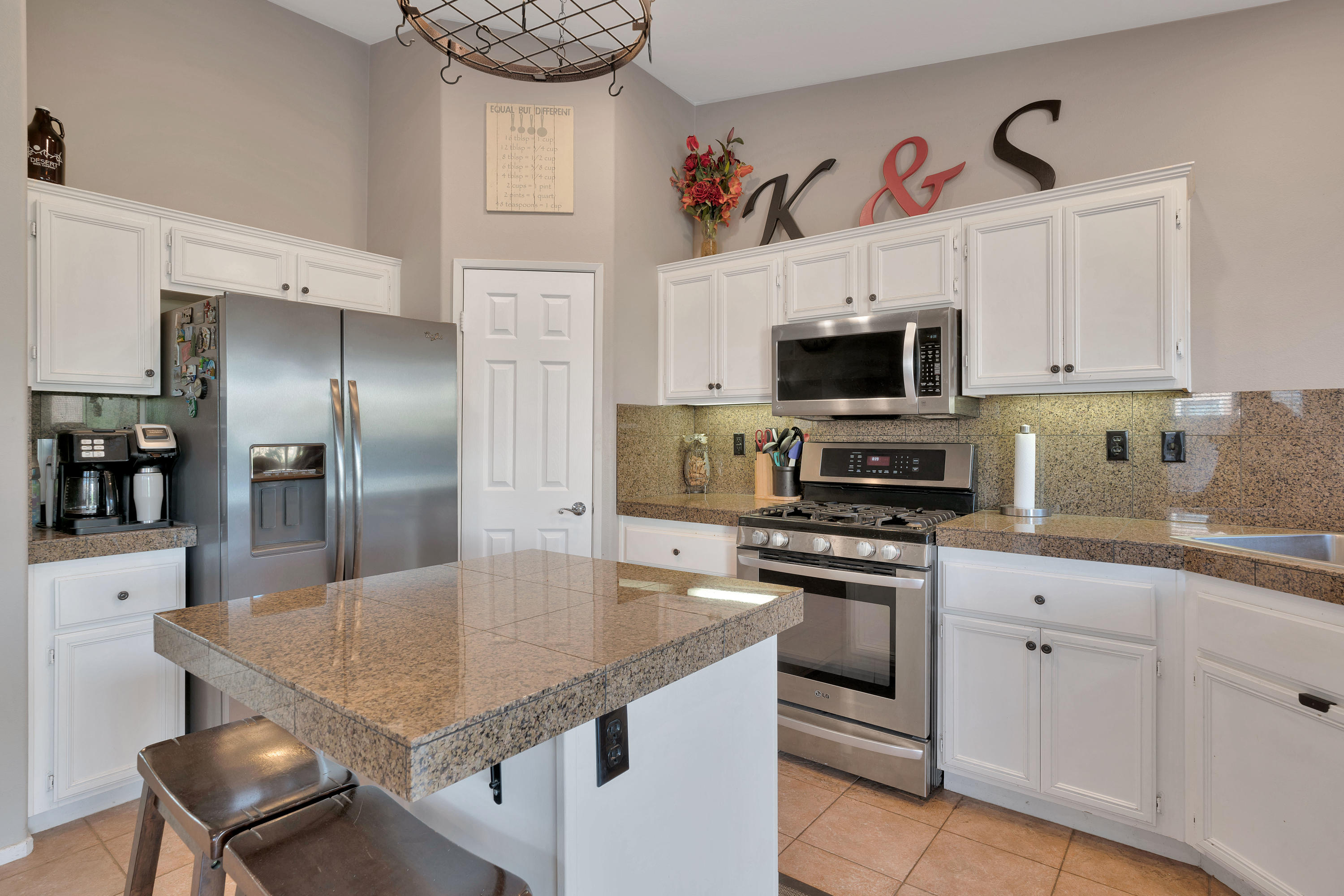 41001 Aetna Springs Road Indio, CA 92203 - Photo 3 of 35 A7R00383