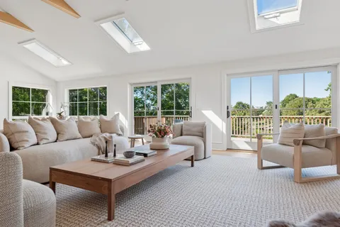$6,795,000 | 206 Water Hole Road, East Hampton, NY 11937