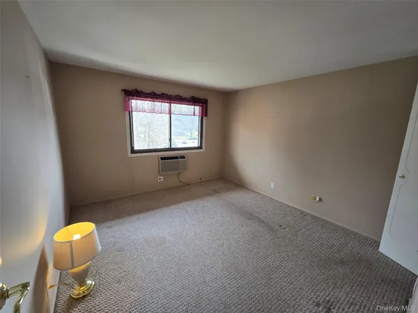 $175,000 | 10 Oakwood Terrace, Unit 26, New Windsor, NY 12553