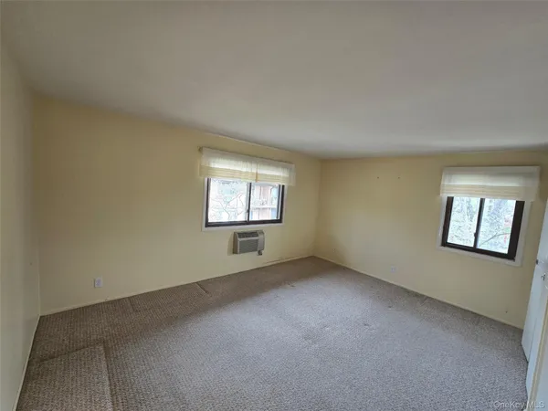 $175,000 | 10 Oakwood Terrace, Unit 26, New Windsor, NY 12553