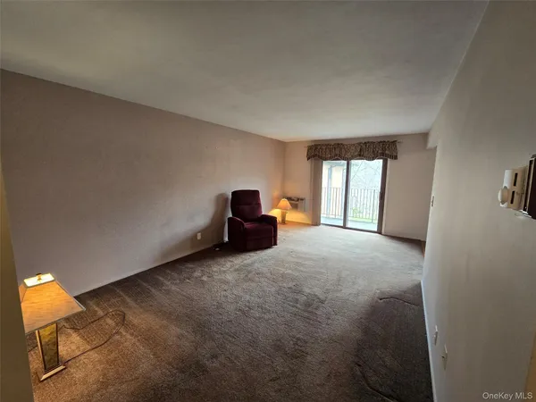 $175,000 | 10 Oakwood Terrace, Unit 26, New Windsor, NY 12553