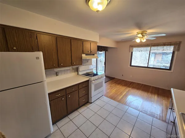 $175,000 | 10 Oakwood Terrace, Unit 26, New Windsor, NY 12553