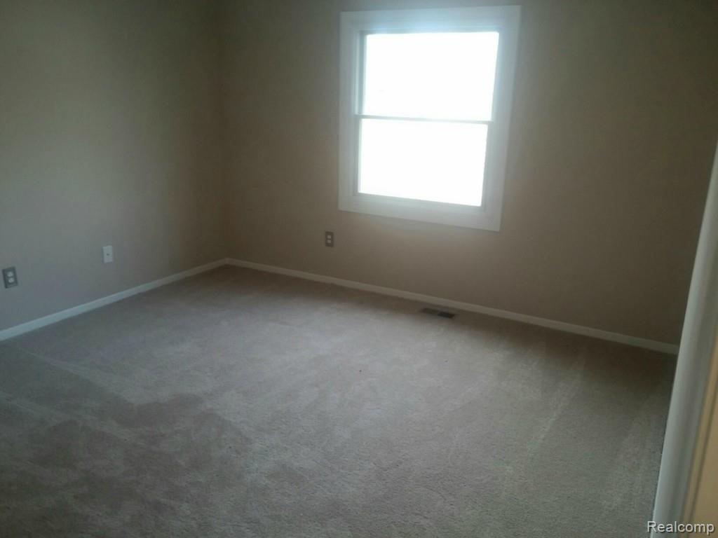 5172 Aintree Road Rochester, MI 48306 - Photo 25 of 30 20150403_101128_resized.jpg