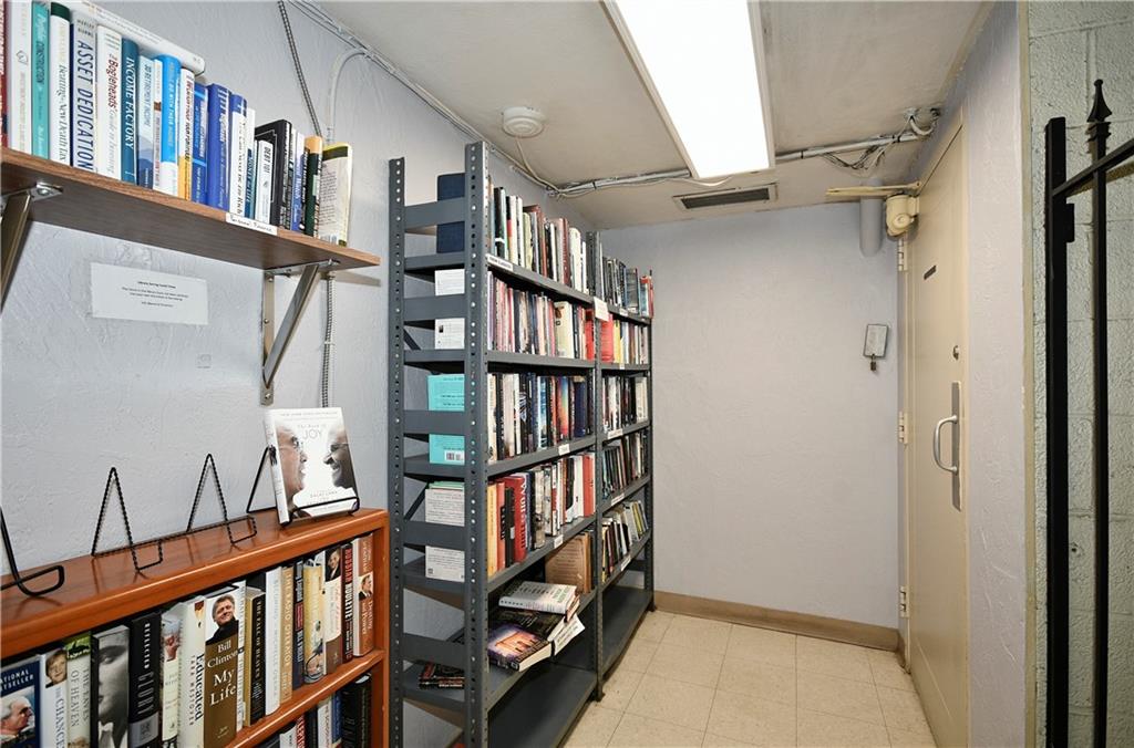 4625 Fifth Avenue, Unit 201 Pittsburgh, PA 15213 - Photo 22 of 24