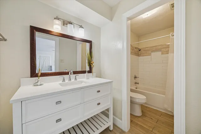 $325,900 | 305 West Thomas Avenue, Pasadena, TX 77506