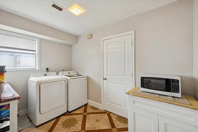 $325,900 | 305 West Thomas Avenue, Pasadena, TX 77506