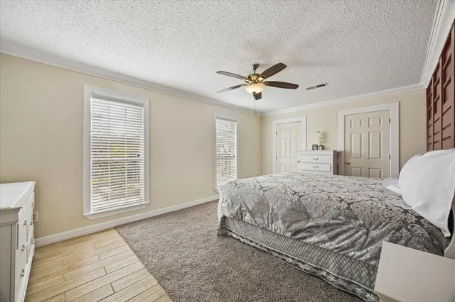 $325,900 | 305 West Thomas Avenue, Pasadena, TX 77506