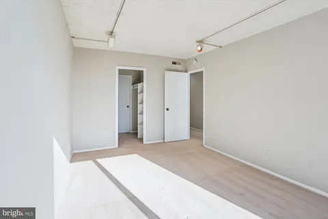 $150,000 | 5225 Pooks Hill Road, Unit 417N, Bethesda, MD 20814