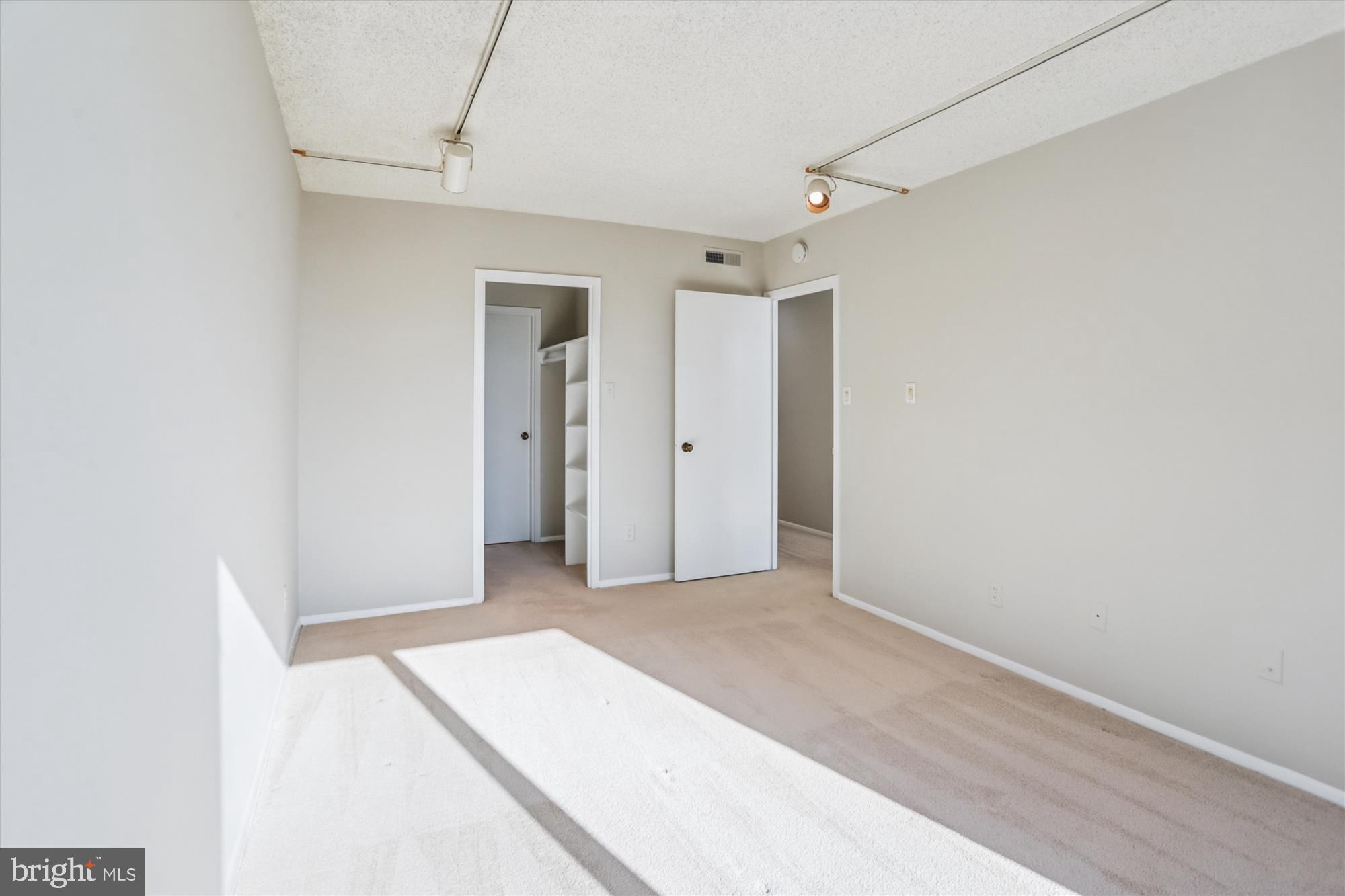 5225 Pooks Hill Road, Unit 417N Bethesda, MD 20814 - Photo 18 of 58 a view of an empty room