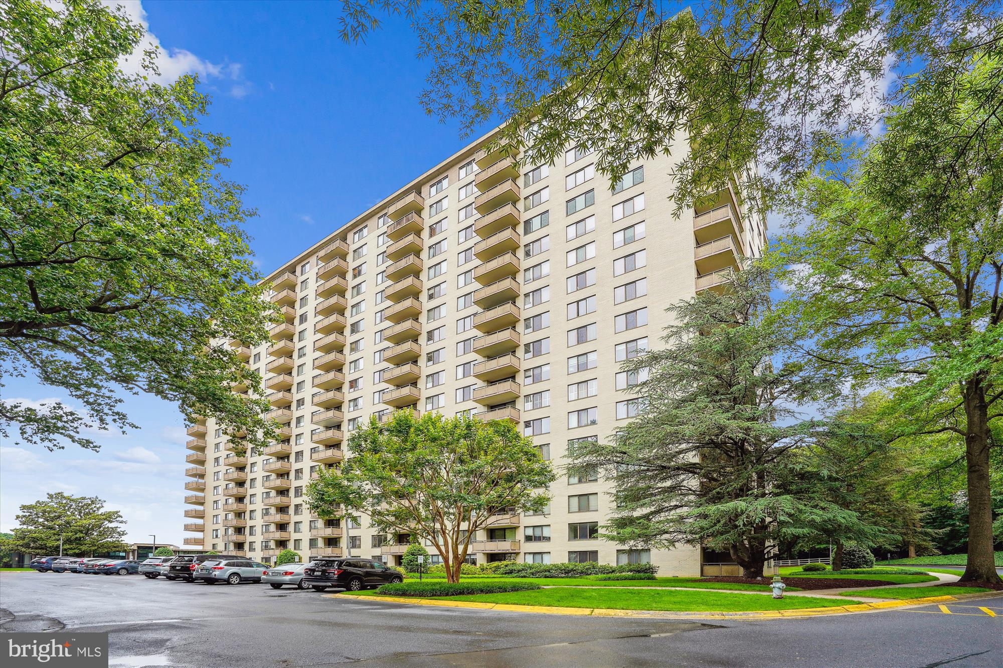 5225 Pooks Hill Road, Unit 417N Bethesda, MD 20814 - Photo 2 of 58 a view of a tall building