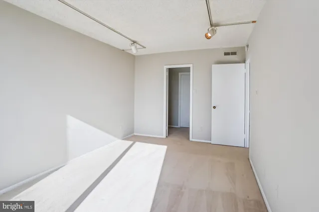 $145,000 | 5225 Pooks Hill Road, Unit 417N, Bethesda, MD 20814