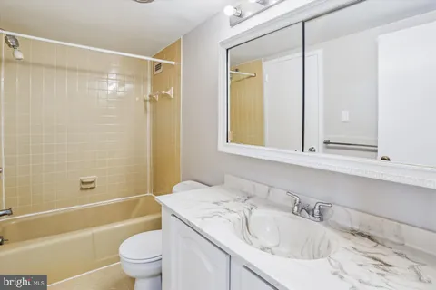 $150,000 | 5225 Pooks Hill Road, Unit 417N, Bethesda, MD 20814