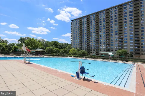 $150,000 | 5225 Pooks Hill Road, Unit 417N, Bethesda, MD 20814