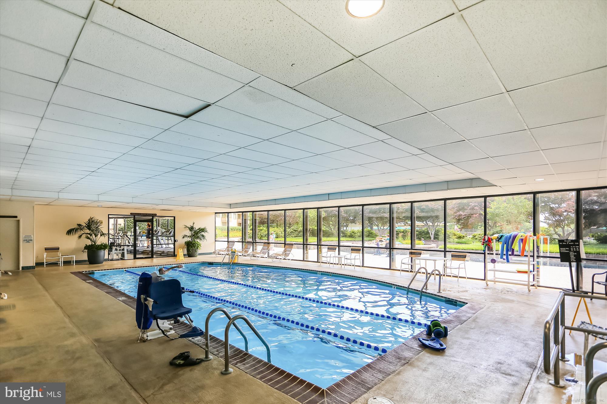 5225 Pooks Hill Road, Unit 417N Bethesda, MD 20814 - Photo 40 of 58 a room with gym equipment