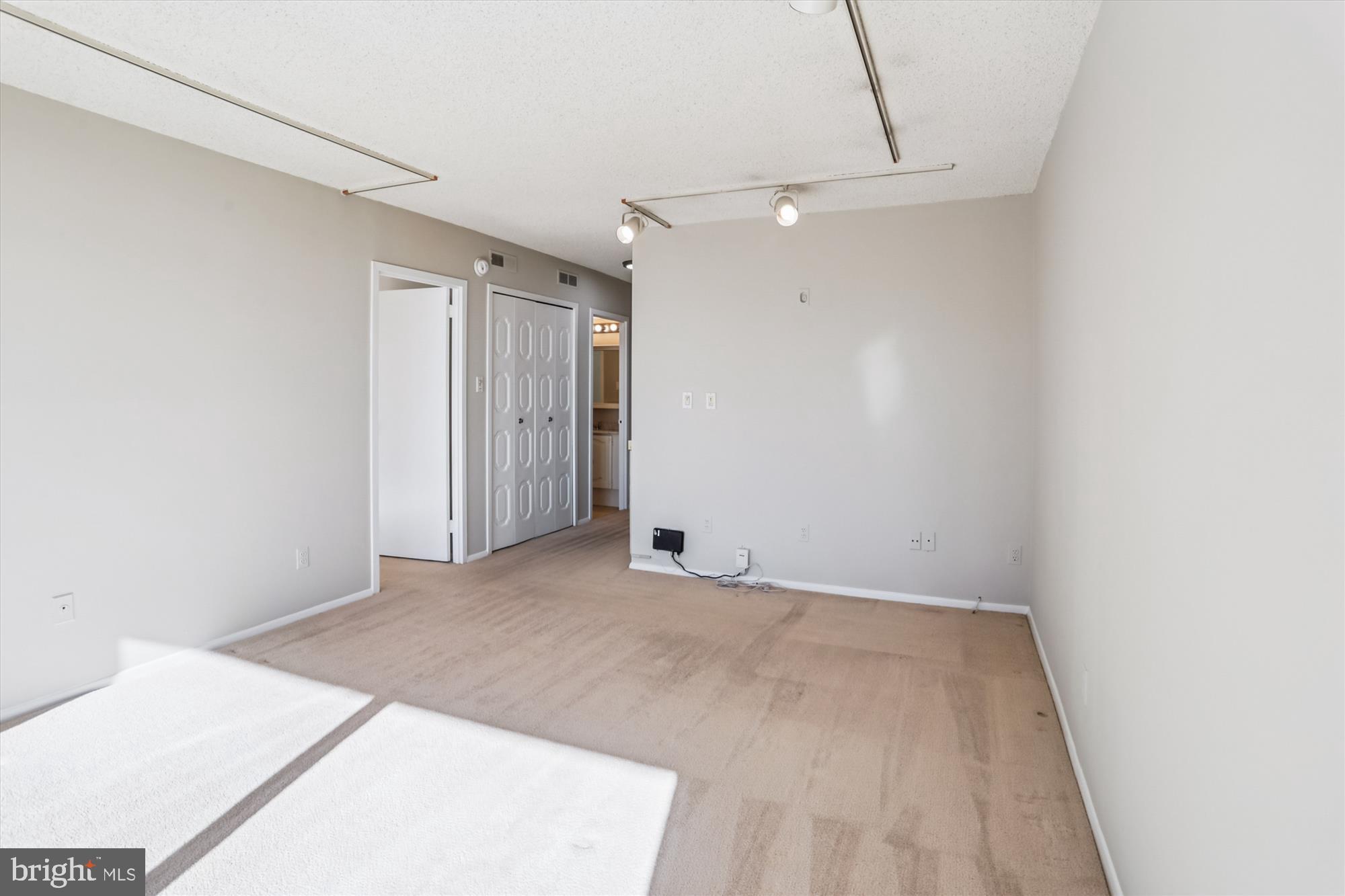 5225 Pooks Hill Road, Unit 417N Bethesda, MD 20814 - Photo 9 of 58 a view of an empty room