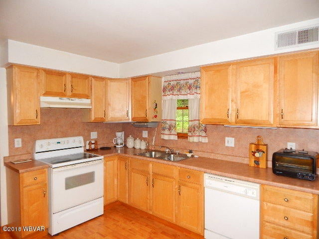 4105 Upper Road Shamokin, PA 17872 - Photo 11 of 33 12 kitchen