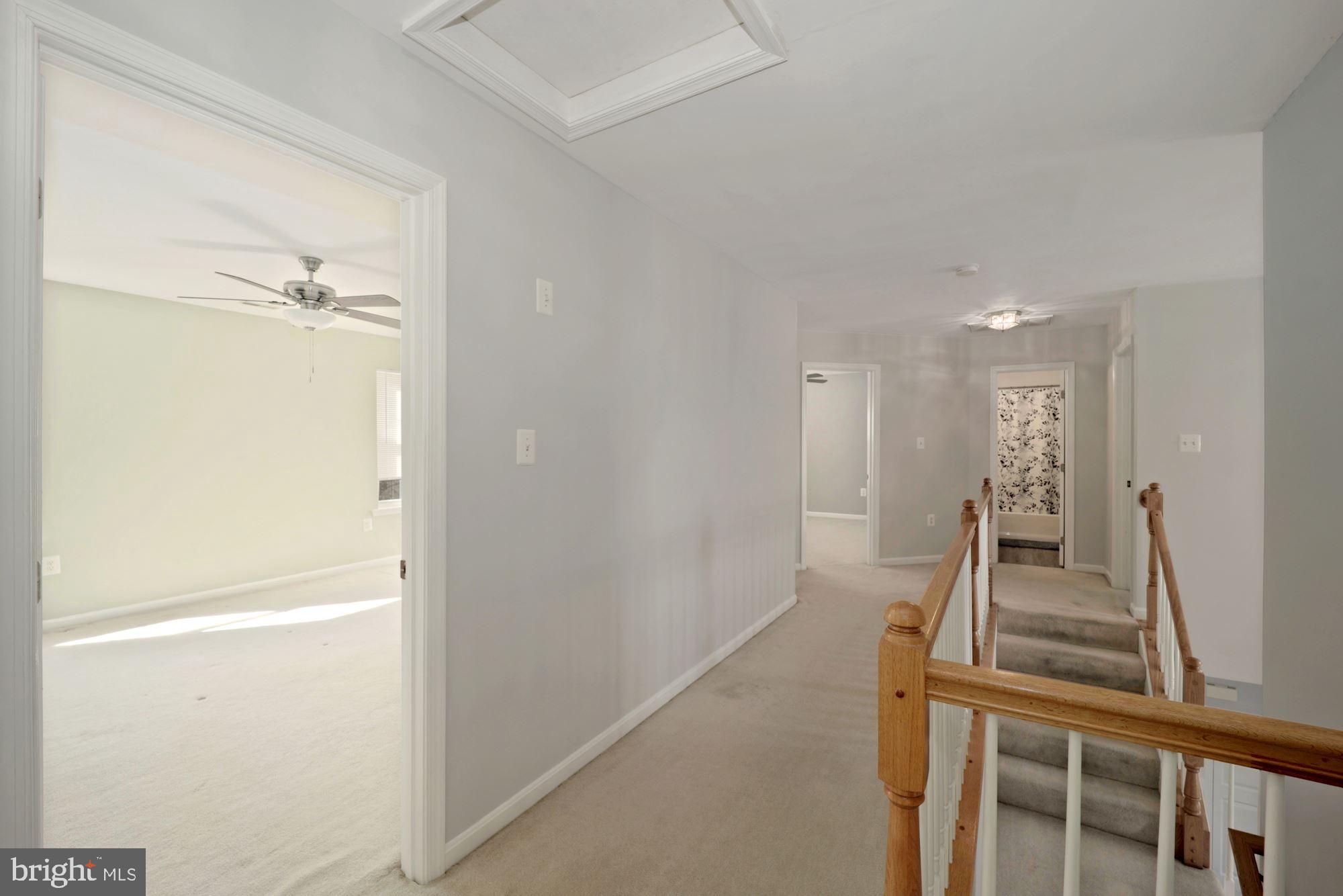 4845 Young Road Waldorf, MD 20601 - Photo 27 of 55 Upper Level Hallway