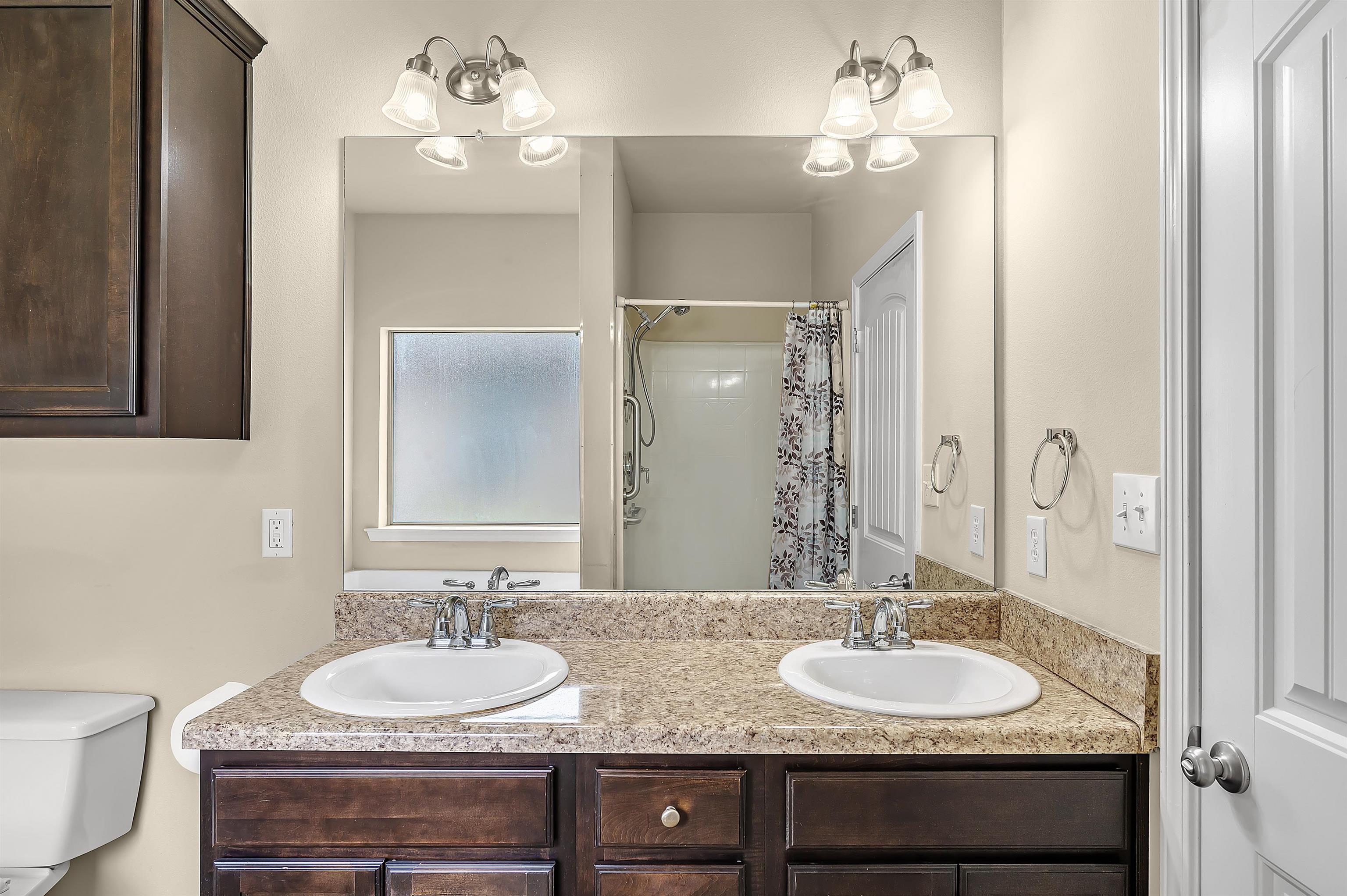 10421 Fionn Loop Daphne, AL 36526 - Photo 31 of 47 Vanity Primary Bath