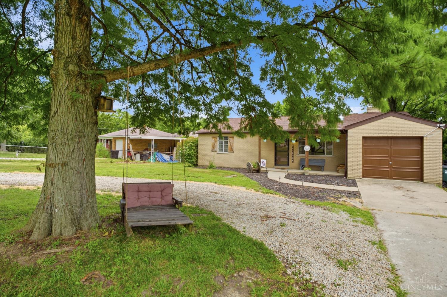 6027 Springdale Road Cincinnati, OH 45247 - Photo 2 of 25