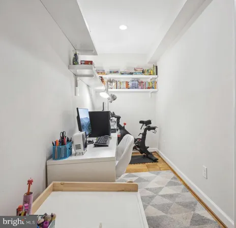 $5,600 | 5105 Westbard Avenue, Unit 6, Bethesda, MD 20816