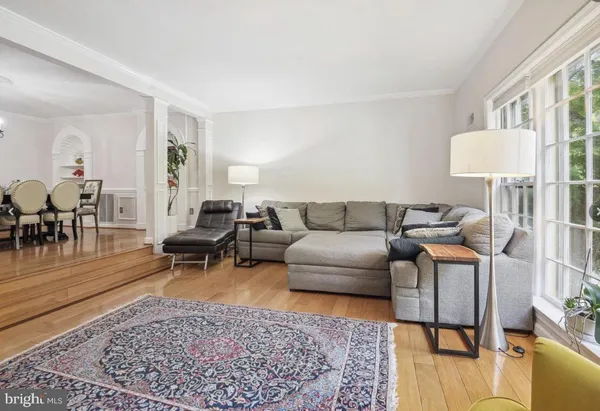 $5,600 | 5105 Westbard Avenue, Unit 6, Bethesda, MD 20816