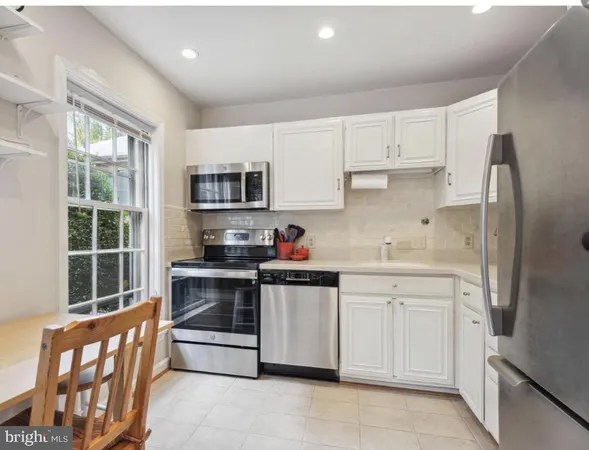 $5,600 | 5105 Westbard Avenue, Unit 6, Bethesda, MD 20816