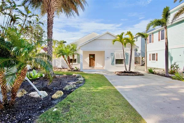 $1,750,000 | 709 Fern Street, Anna Maria, FL 34216