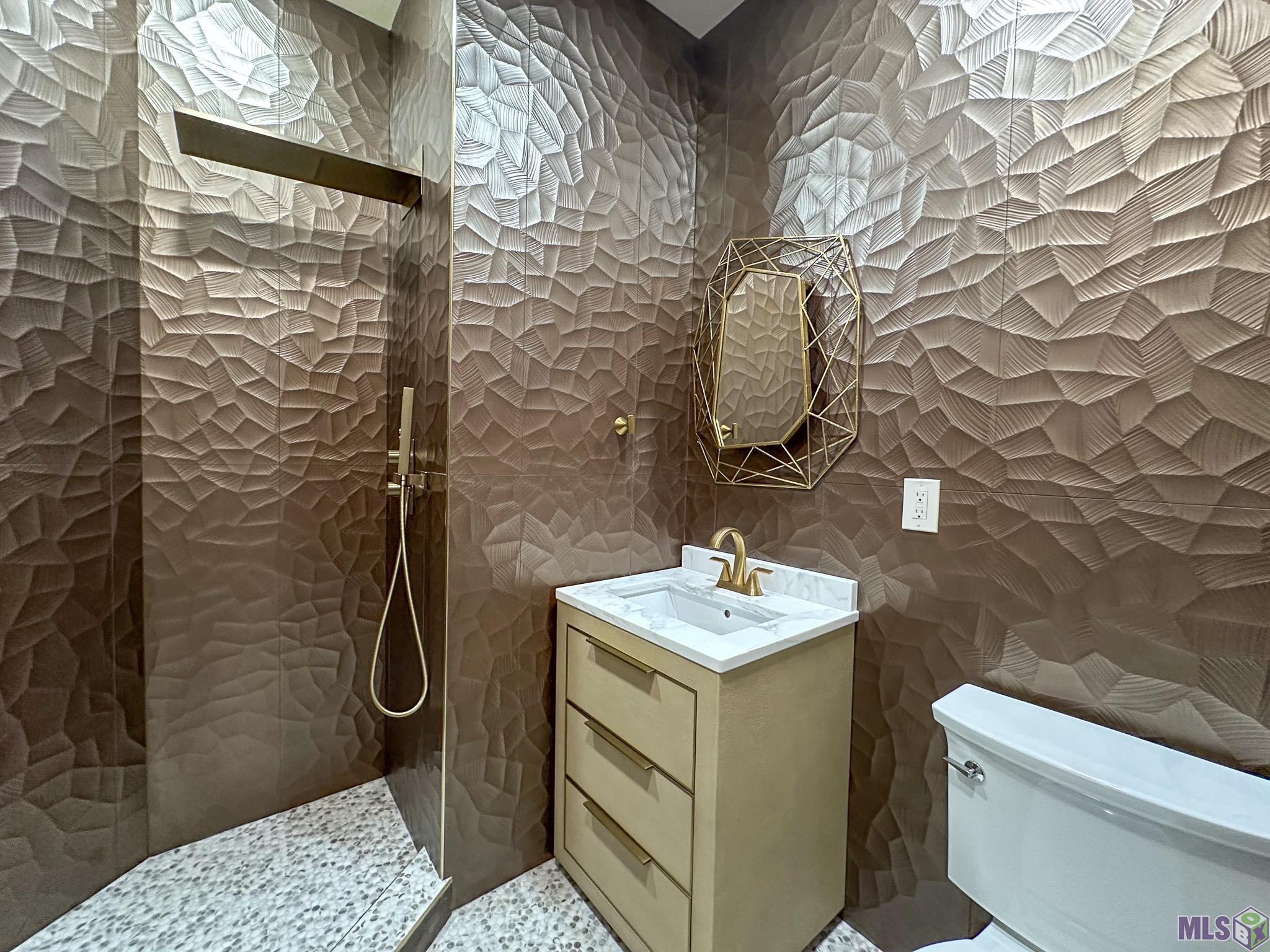 1635 Applewood Road Baton Rouge, LA 70808 - Photo 17 of 41 Guest Bath 3