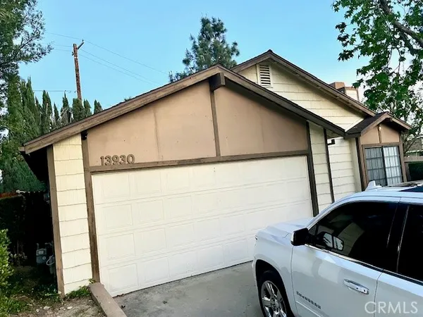 a view of a house with roof