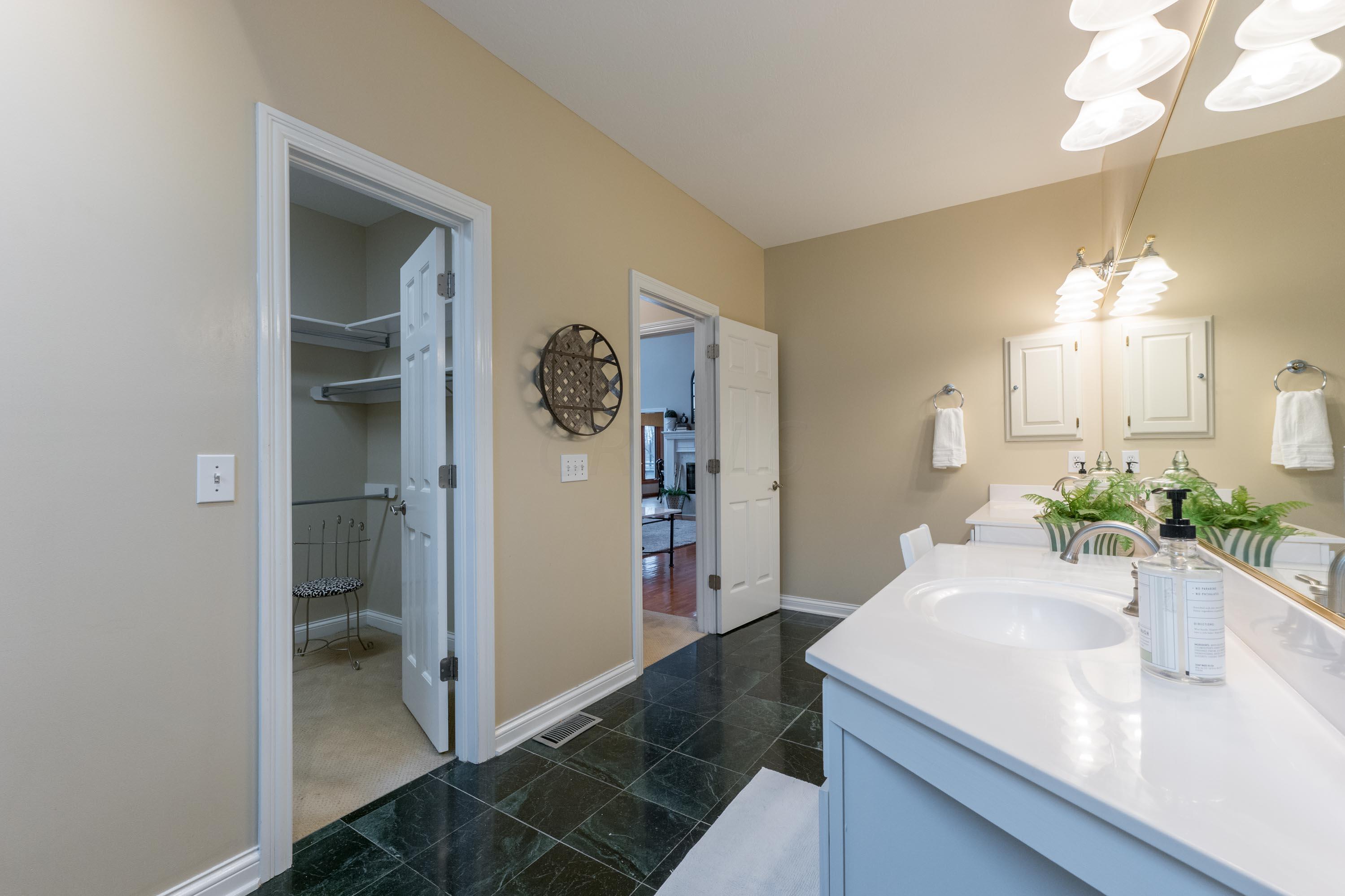 8253 Rookery Way Westerville, OH 43082 - Photo 54 of 107 059P1577143