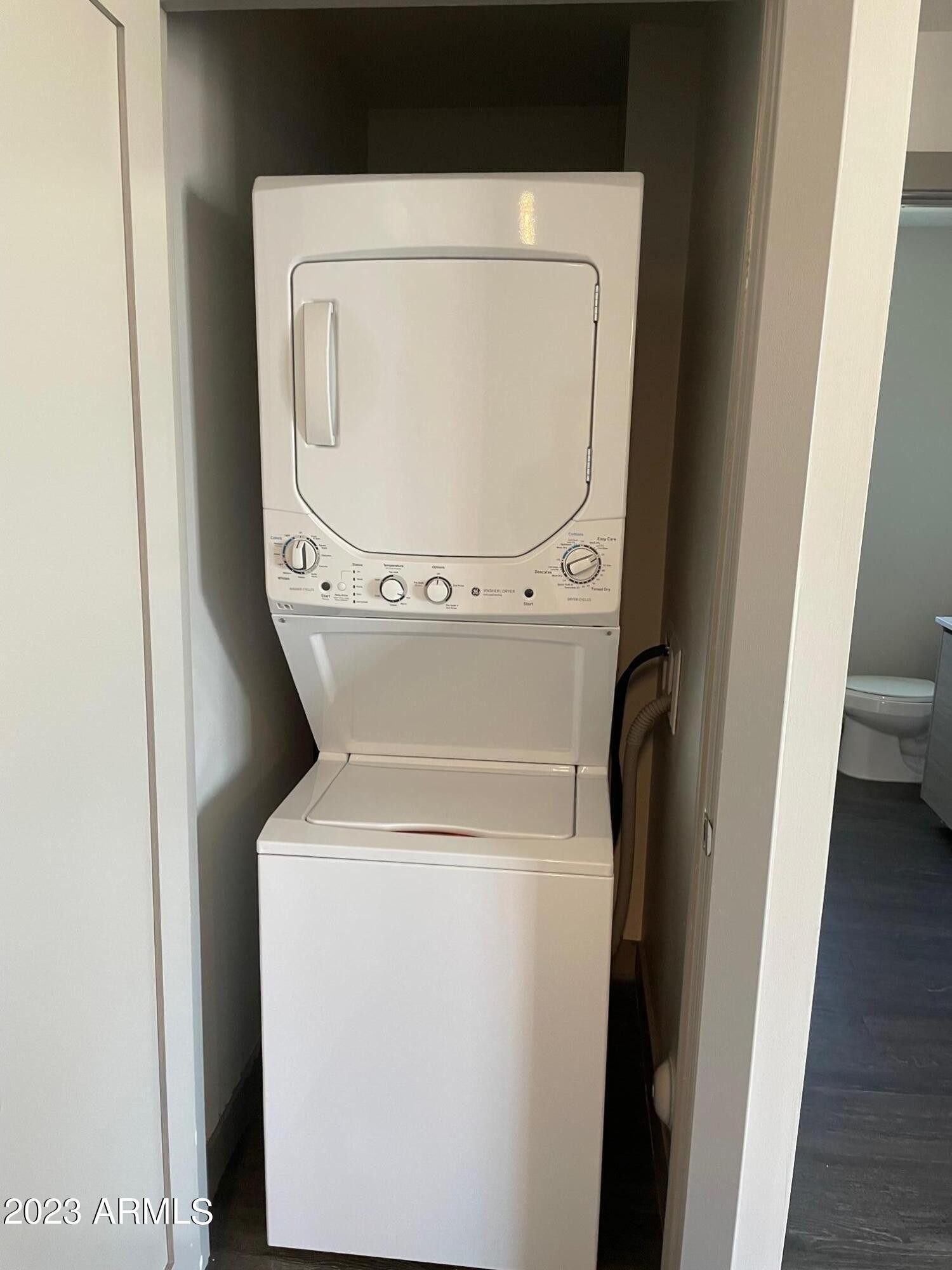 425 West Osborn Road, Unit 210 Phoenix, AZ 85013 - Photo 10 of 31 a utility room with dryer and washer