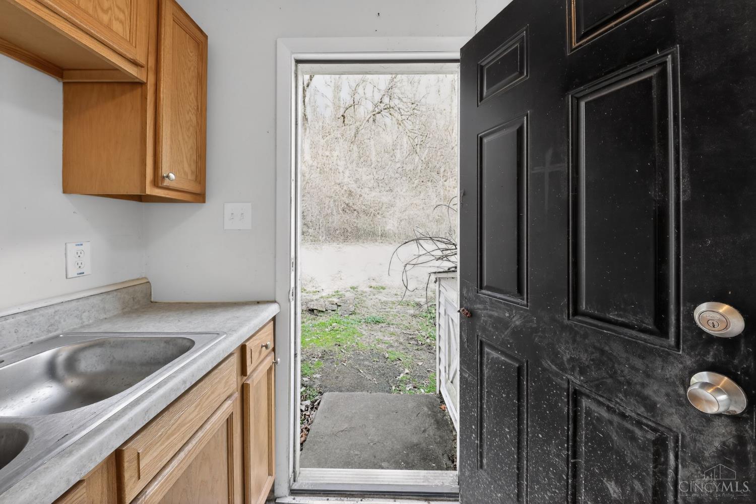 408 Roebling Road Cincinnati, OH 45204 - Photo 28 of 30