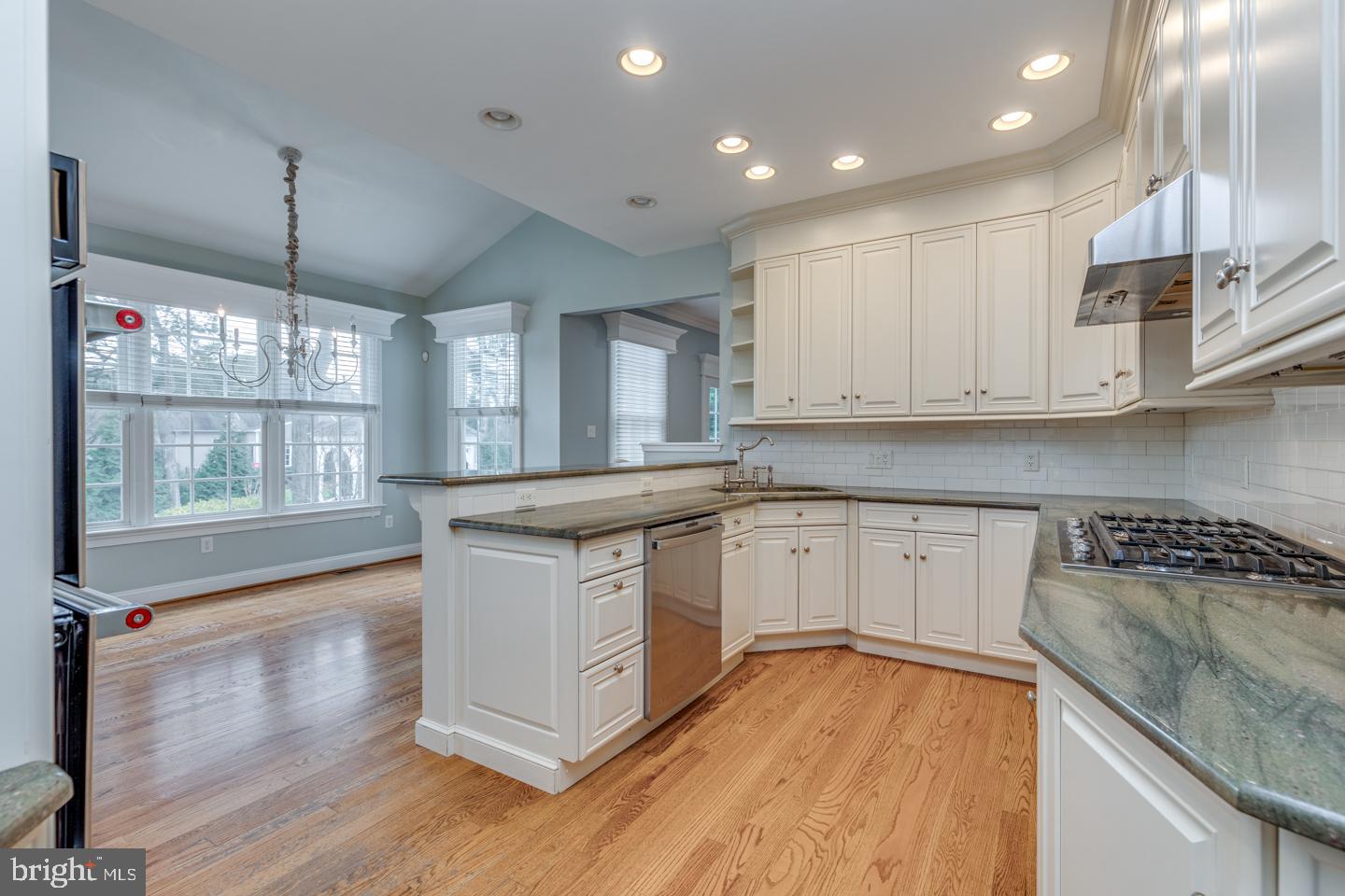 642 New Albany Road Moorestown, NJ 08057 - Photo 12 of 73