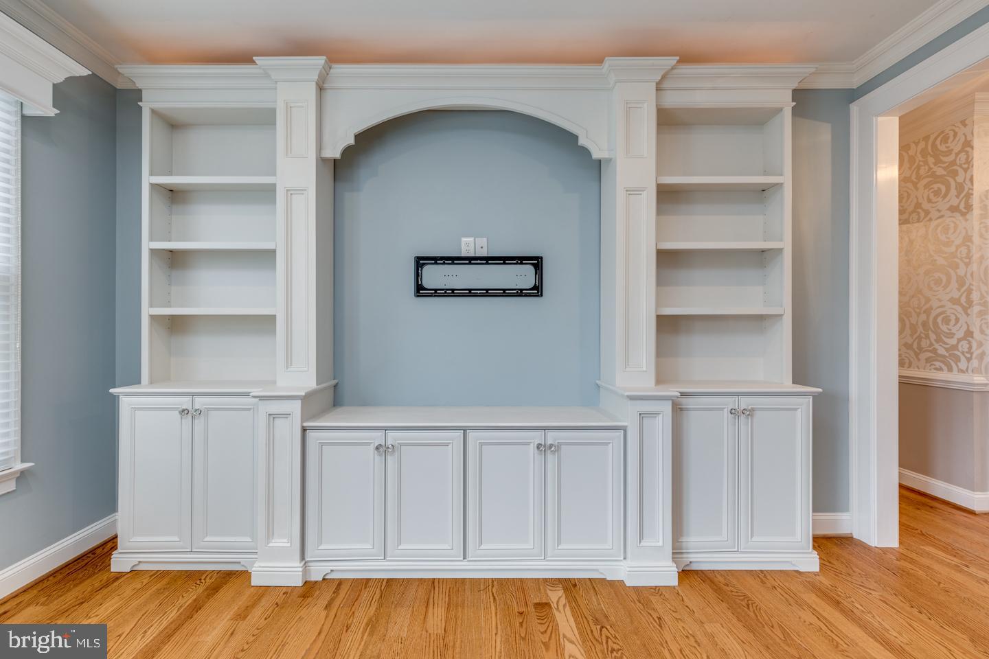 642 New Albany Road Moorestown, NJ 08057 - Photo 19 of 73 Custom built in Family Room