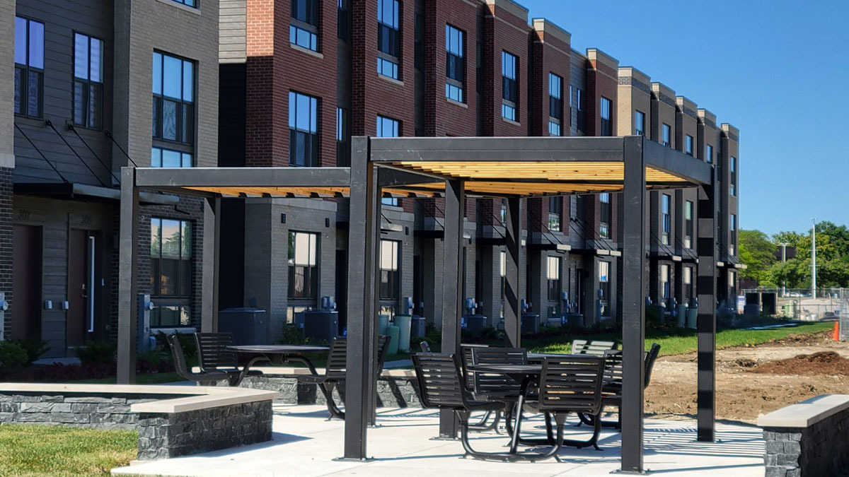 396 Summit Circle Lombard, IL 60148 - Photo 29 of 48 a view of a building with sitting area