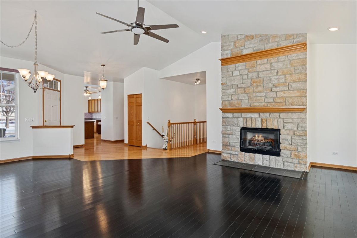 1481 Grand Haven Road Romeoville, IL 60446 - Photo 5 of 41