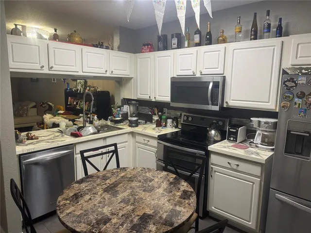 $2,000 | 2454 Lake Woodberry Circle, Brandon, FL 33510