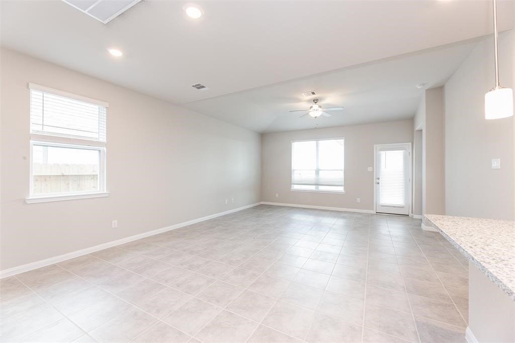 1230 Glendora Drive Rosharon, TX 77583 - Photo 6 of 28 an empty room with windows and closet