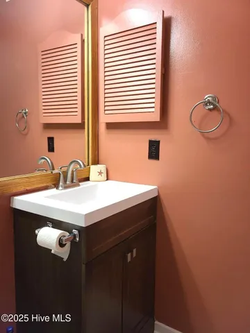 $315,000 | 400 Virginia Avenue, Unit 104B, Carolina Beach, NC 28428