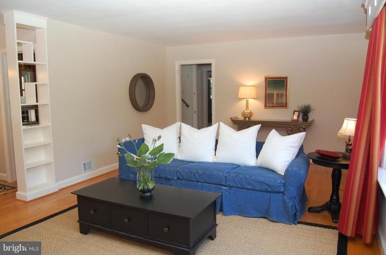2604 Jennings Road Silver Spring, MD 20902 - Photo 5 of 30 Living Room #3