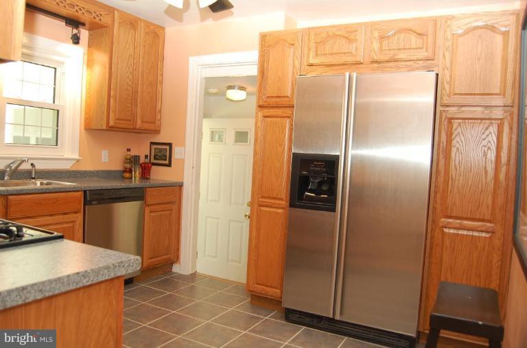 2604 Jennings Road Silver Spring, MD 20902 - Photo 7 of 30 Kitchen