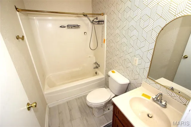 $169,900 | 420 Lake Drive, Bonne Terre, MO 63628