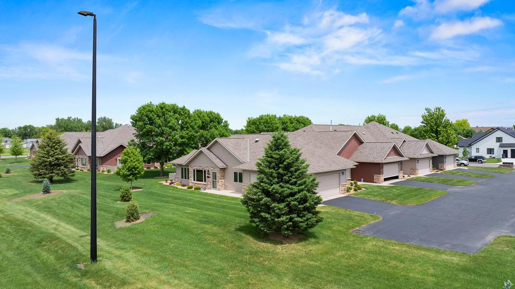 1626 Thunderbird Road Marshall, MN 56258 - Photo 7 of 38