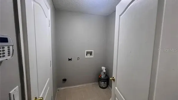 $337,900 | 418 Henderson Avenue, Seffner, FL 33584